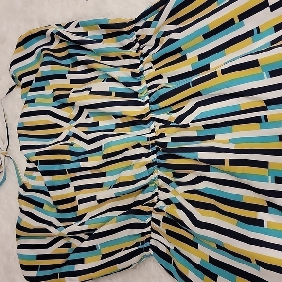 𝅺forever 21 abstract cubist print self tie romper with elastic waist size small - Picture 2 of 10